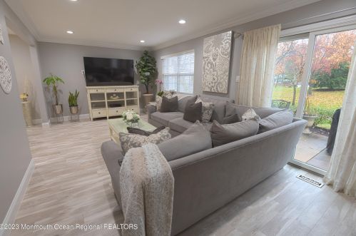 2501 Metedeconk, East Freehold, NJ 07728-5906