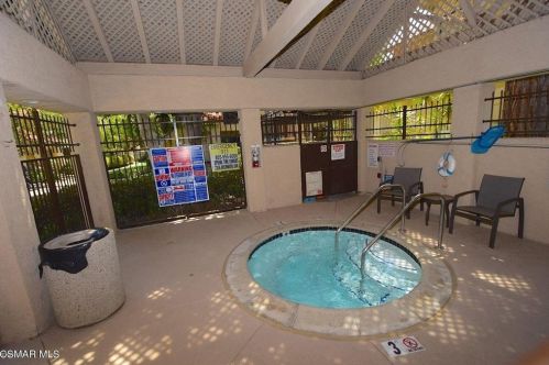 2387 Archwood Ln, Simi Valley CA 93063-5099 exterior