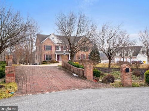 721 Sunpoint Rd, Davidsonville, MD 21035-2446