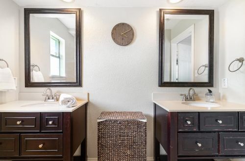 2242 Woodcreek, Carrollton TX 75006-1925 exterior