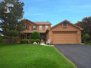 8302 Frost Ct, Downers Grove, IL 60517-4504