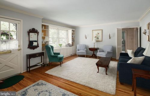 6 Olney Cir, Haddonfield NJ  08033-2210 exterior