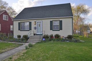 2512 Salem Blvd, Beach Park, IL 60099-2219