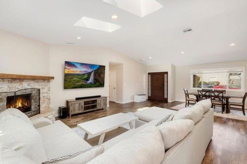 1730 Calle Jules, Vista CA  92084-3242 exterior