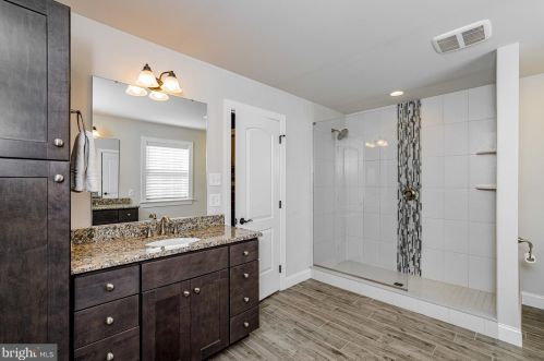 455 Greenhedge Dr, Lancaster PA  17603-7907 exterior