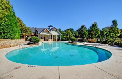 3636 Brookleigh Ln, Atlanta GA  30319-2219 exterior