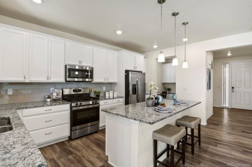 1075 Grand Baker Ct, Aurora CO  80018 exterior