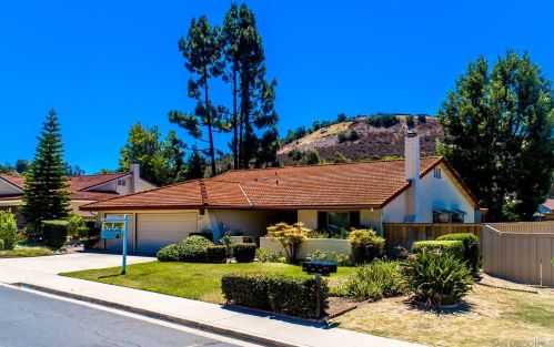 2163 Hillslake Dr, El Cajon, CA 92020-1019