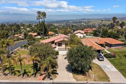 16350 Rancho Escondido Dr, Riverside CA  92506-5816 exterior