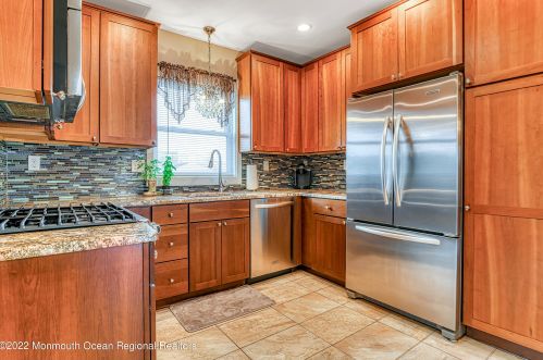 1004 Bergh St, Tinton Falls NJ 07712-6023 exterior