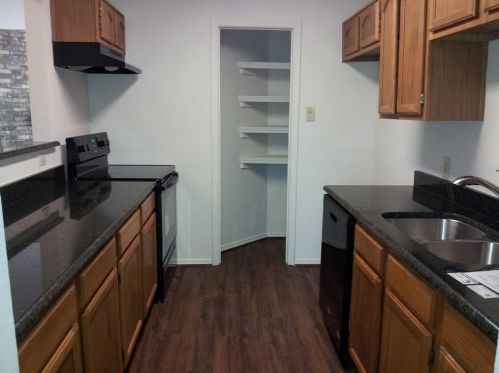 3930 Brandon Park Dr, Garland TX  75044-6453 exterior