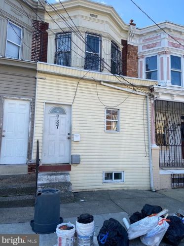 987 23rd St, Camden, NJ 08105-3717