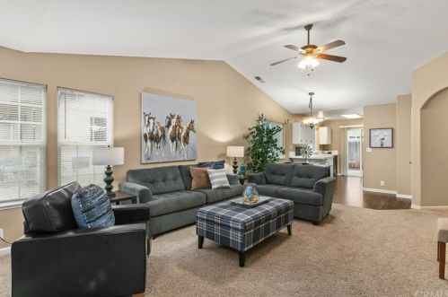 1073 Admiral Ln, Chico, CA 95973-8214