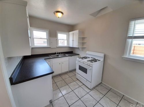 525 East St, Anaheim CA  92805-4835 exterior