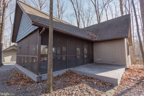 49 Pileated Woodpecker Ln, Hedgesville WV  25427-5384 exterior