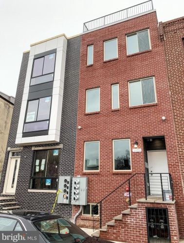 2529 Front St, Philadelphia, PA 19133-4004