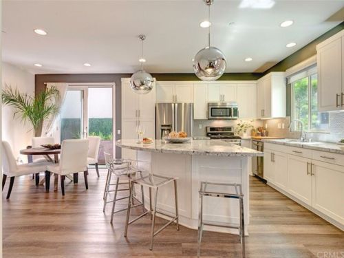 5565 Palm Dr, Hawthorne, CA 90250-5839