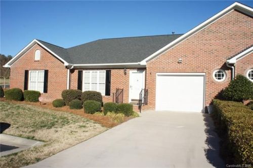 574 Queen Brogan Ct, Gastonia, NC 28054-0824