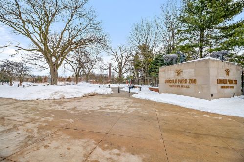 2140 Lincoln Ave, Chicago IL  60614-4774 exterior