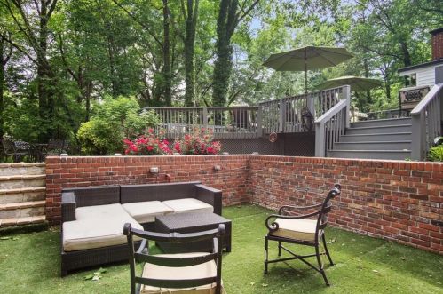 4660 Hitching Post Trl, Atlanta GA  30342 exterior