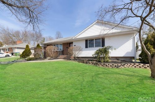 92 Thomas Pl, Edison, NJ 08837-2503