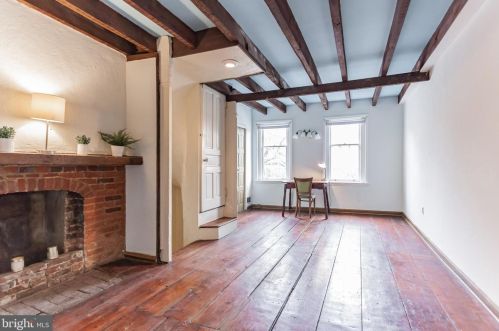 806 Front St, Philadelphia PA 19106-3019 exterior