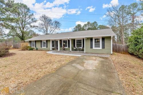 620 Clearbrook Ct, Marietta, GA 30068-3122