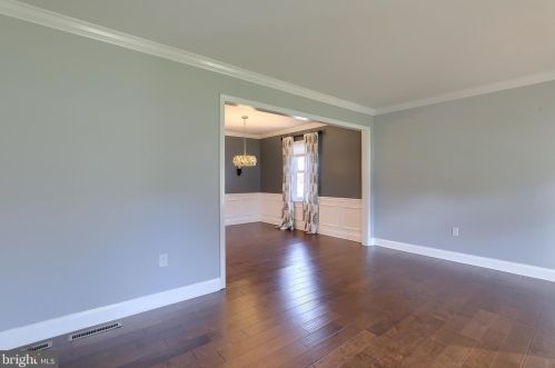 1551 Dunmore Dr, Lancaster PA  17602-1247 exterior