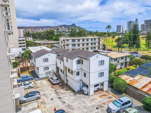 717 Lukepane Ave, Honolulu, HI 96816-5910