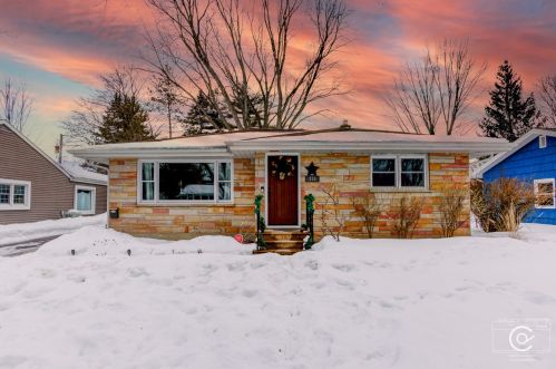316 Gdn Ct, Sycamore IL  60178-2414 exterior