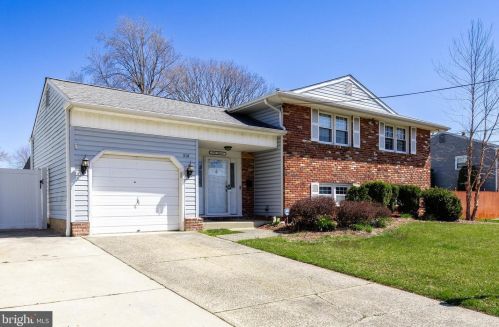 112 Apple Ln, Mount Laurel NJ  08054-1017 exterior