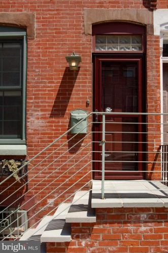 2643 Bainbridge St, Philadelphia, PA 19146-1015