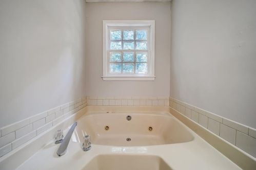 2205 Bear Mountain Dr, Conyers GA  30013-5724 exterior