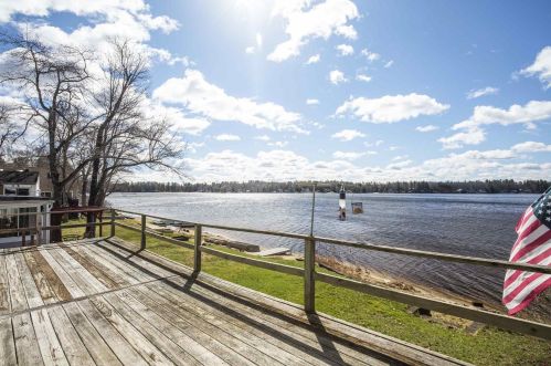 32 Lakeside Dr, Sandown, NH 03873-2510