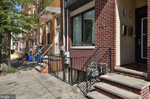 1217 Green St, Philadelphia, PA 19123-3216