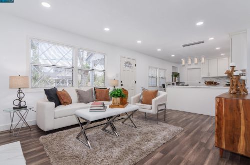 1344 Sherwood Dr, Concord CA  94521-3350 exterior