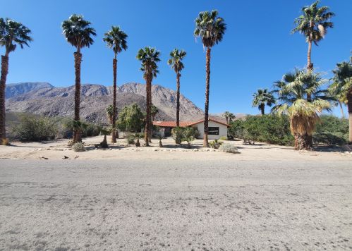 220 Montezuma Rd, Borrego Springs, CA