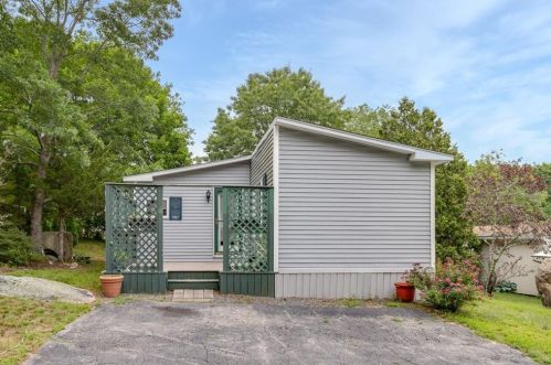 30 Cantaberry Ln, Coventry, RI 02816-6902