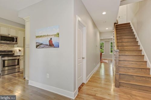 6659 Mclean Dr, Mc Lean, VA 22101-4002