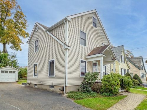 8 Maplewood Ter, Norwalk CT  06851-6117 exterior