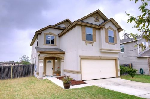 481 New Bridge Dr, Uhland TX  78640-5581 exterior