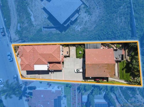 86 Las Flores Dr, Chula Vista CA  91910-1966 exterior