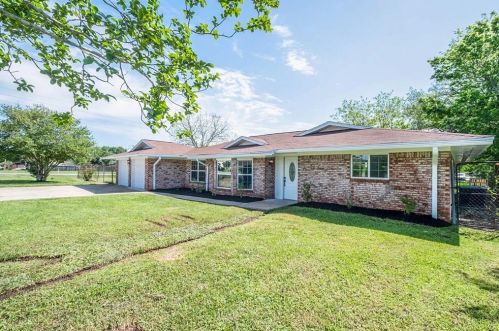 1008 Collins Rd, Richmond TX 77469-2745 exterior