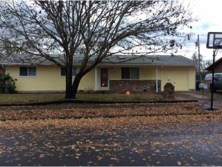 573 40 St, Springfield OR  97478-6579 exterior