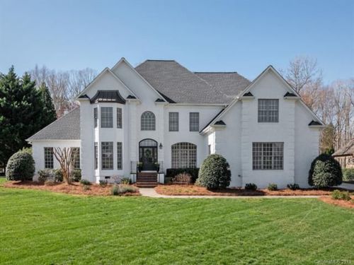8805 Man Of War Dr, Waxhaw, NC 28173-6625