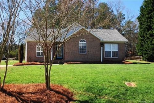 211 Summey Barker Dr, Dallas, NC 28034-7780
