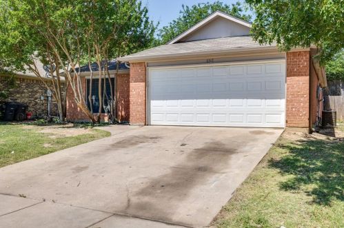 6317 Rockhaven Dr, Fort Worth, TX 76179-3717