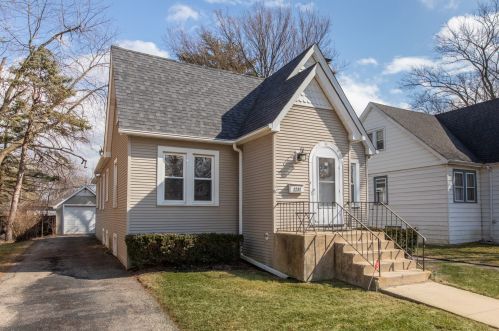 1291 Center St, Des Plaines, IL 60018-1662