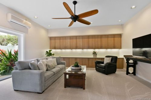 825 Puuikena Dr, Honolulu HI  96821-2564 exterior