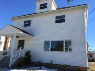 90 Monument Ave, Pittston PA  18644-2111 exterior